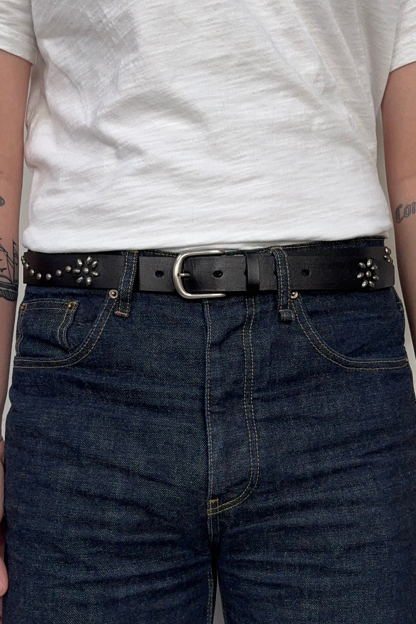 
                  
                    STUDDED BELT BLACK
                  
                